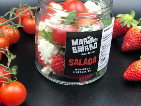 Salada Morango e Requijão Maria do Bairro